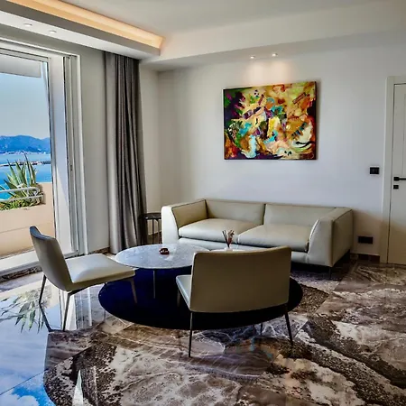 Palais Miramar 65 Bd De La Croisette *